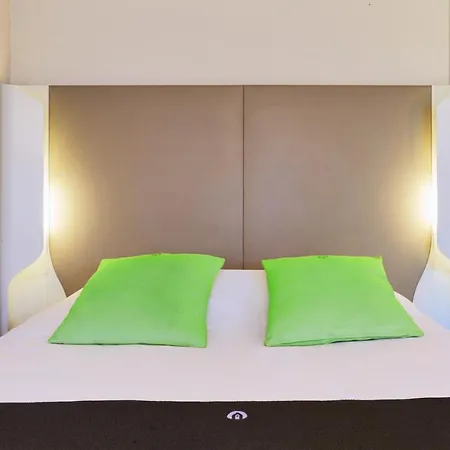 カンパニール ポワティエ - スィット デュ フュチュロスコップ 3*