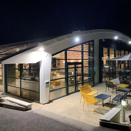 Campanile Poitiers - Site Du Futuroscope Отель 3*