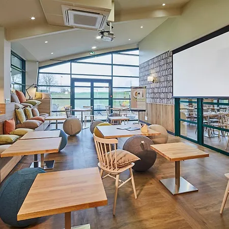 Hotel Campanile Poitiers - Site Du Futuroscope Chasseneuil-du-Poitou