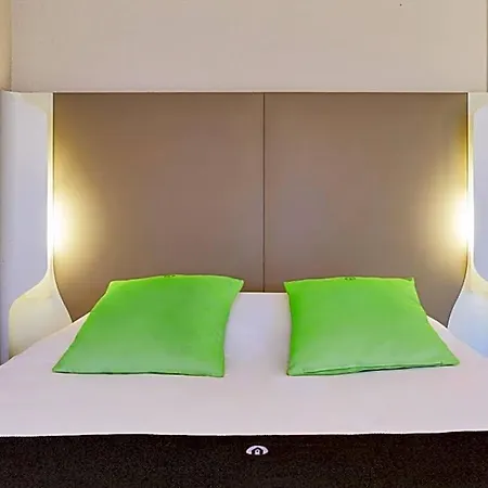 Hotel Campanile Poitiers - Site Du Futuroscope 3*