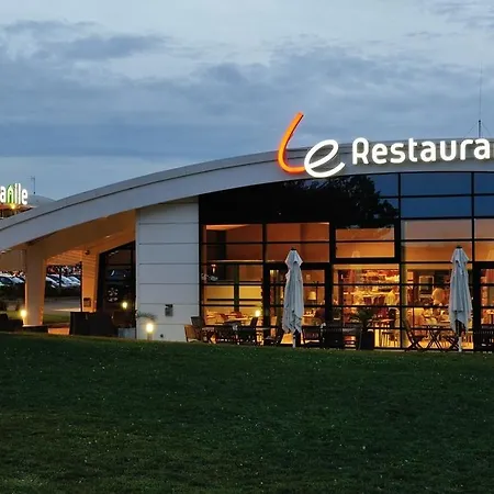Campanile Poitiers - Site Du Futuroscope Чассенеуил-Ду-Поитоу