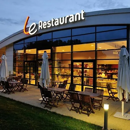 Отель Campanile Poitiers - Site Du Futuroscope Чассенеуил-Ду-Поитоу