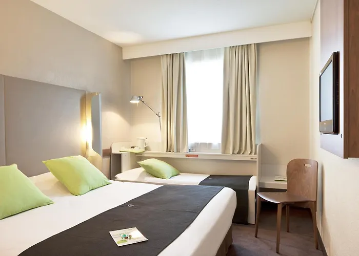 Campanile Poitiers - Site Du Futuroscope Отель Чассенеуил-Ду-Поитоу