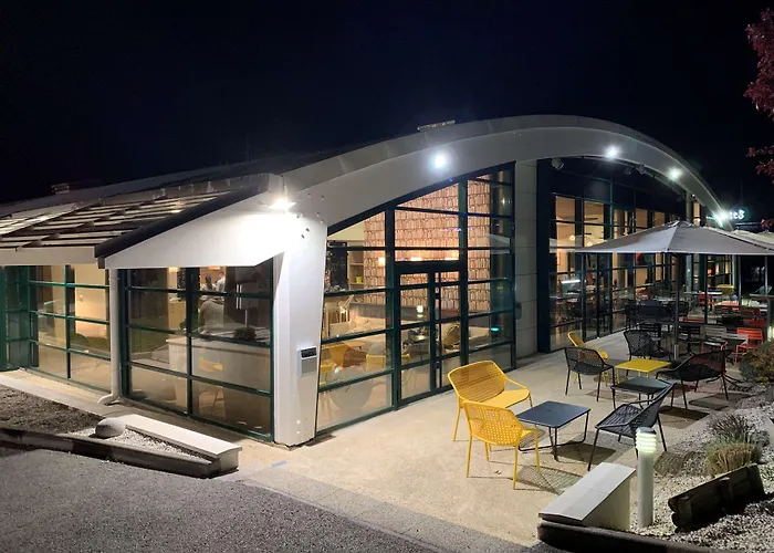 Campanile Poitiers - Site Du Futuroscope Отель 3*