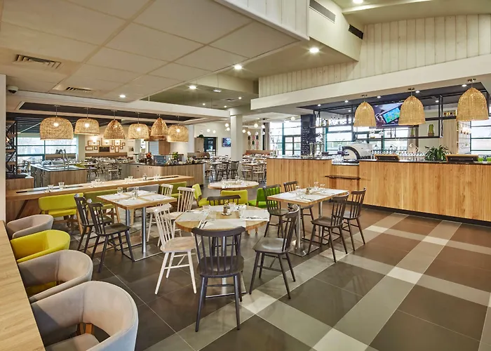 Отель Campanile Poitiers - Site Du Futuroscope