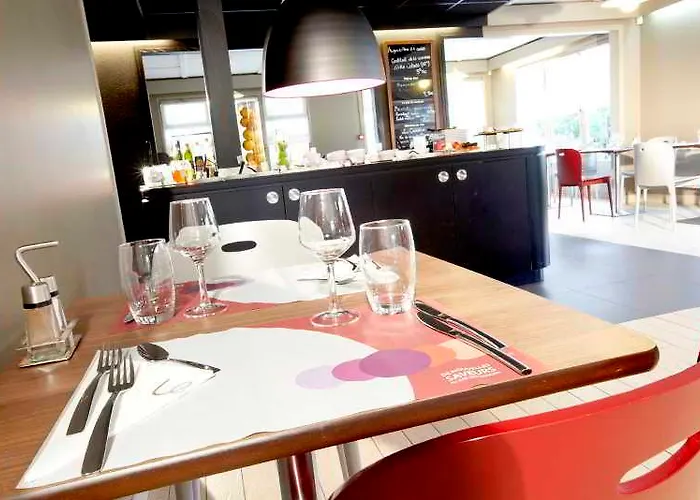 Campanile Poitiers - Site Du Futuroscope Отель Чассенеуил-Ду-Поитоу