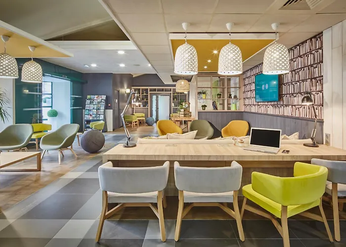 Отель Campanile Poitiers - Site Du Futuroscope Чассенеуил-Ду-Поитоу