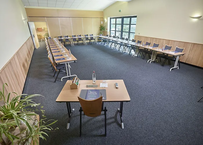 Campanile Poitiers - Site Du Futuroscope Отель 3*