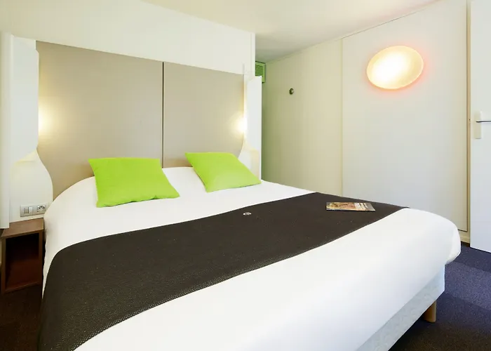 Campanile Poitiers - Site Du Futuroscope Отель Чассенеуил-Ду-Поитоу