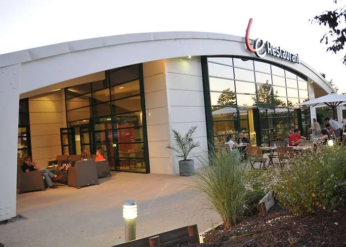 Campanile Poitiers - Site Du Futuroscope Отель 3*