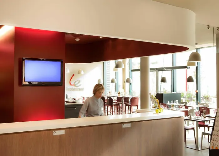 Campanile Poitiers - Site Du Futuroscope 3* Чассенеуил-Ду-Поитоу